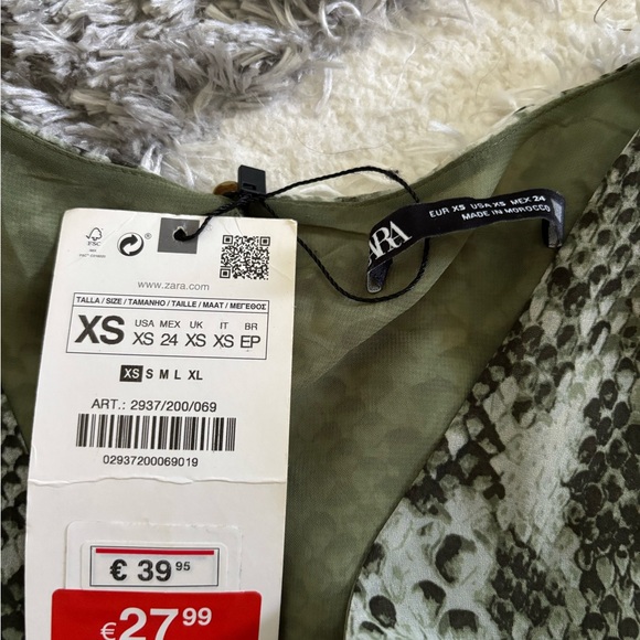 Zara Gray Ruched Ruffled Blouse - Picture 2 of 3